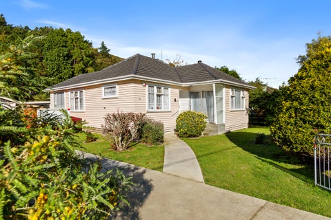 27 Peel Place, Wainuiomata, Lower Hutt