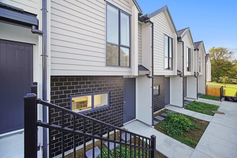 3/31 Ayton Drive, Totara Vale, Auckland