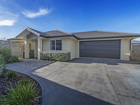 87 Sunline Avenue, Lincoln, Lincoln