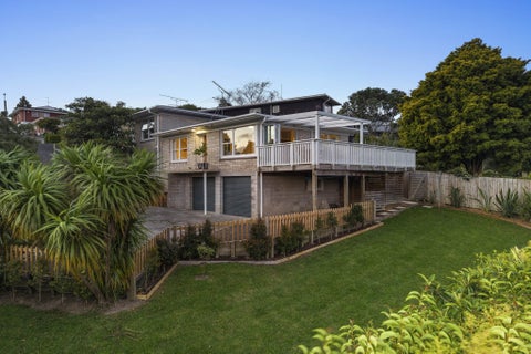 2/99 Mountbatten Avenue, Hillcrest, Auckland