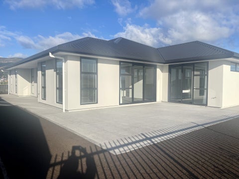 2 Hanworth Road, Richmond, Richmond