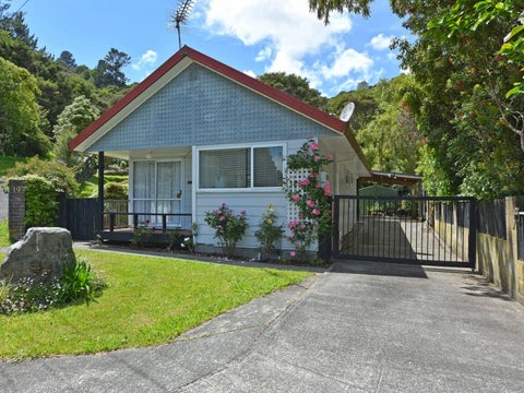 2/19 James Grove, Stokes Valley, Lower Hutt