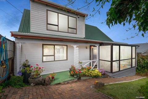 11 Vipond Road, Stanmore Bay, Whangaparaoa