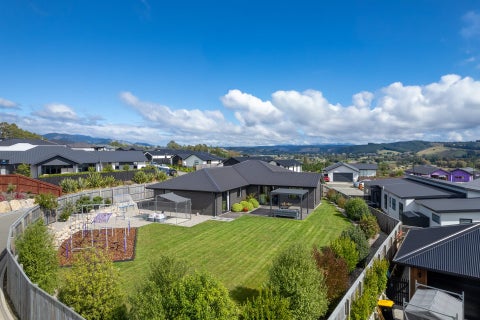 66 Katania Heights, Brightwater, Brightwater