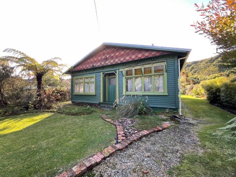 39 River Road, Hector, Hector