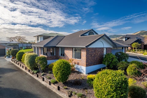 44 Olympus Way, Richmond