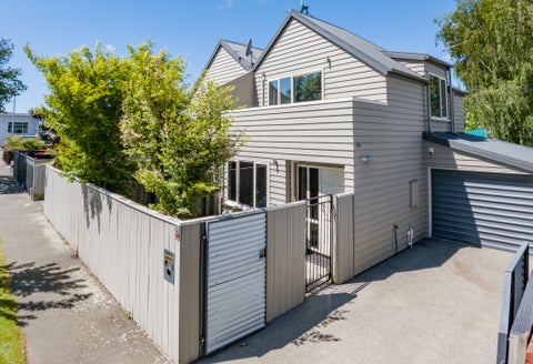 2A Defoe Place, Waltham, Christchurch