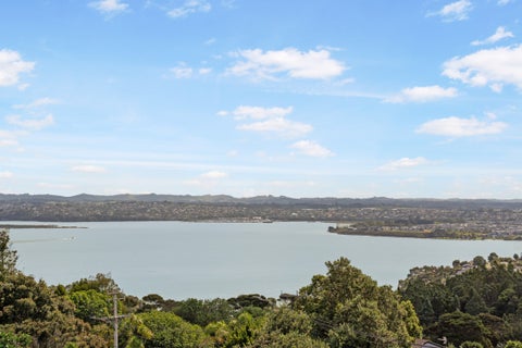 4 Island Bay Road, Beach Haven, Auckland