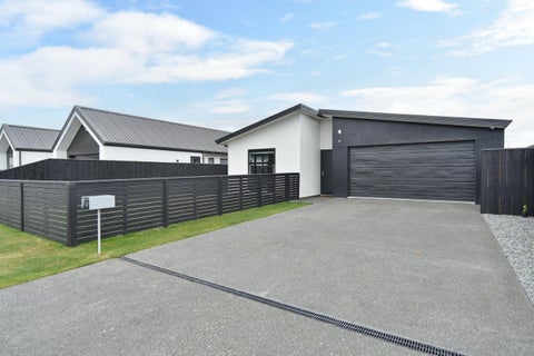60 Quinn Crescent, Woodend, Woodend