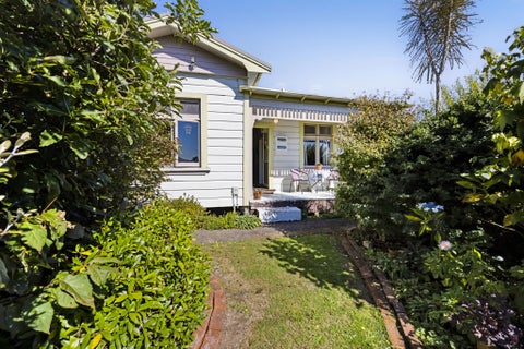 77 Swansea Road, Stratford