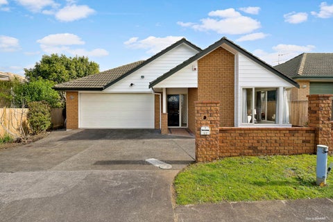 1/57 Whitford Road, Botany Downs, Auckland