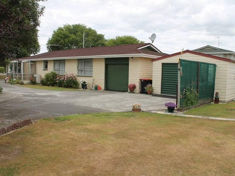 120 Great North Road, Winton, Winton