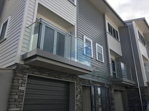 10/13 Kaihu Street, Northcote, Auckland