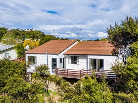 23 Woolwich Close, Whitby, Porirua