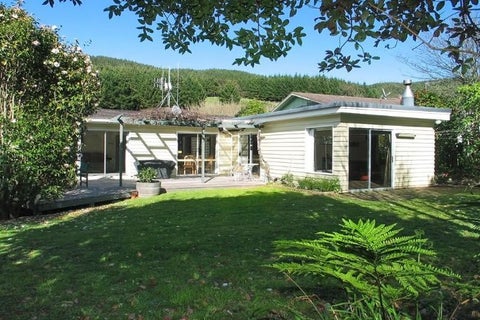 10 Sunrise Blvd, Tawa, Wellington