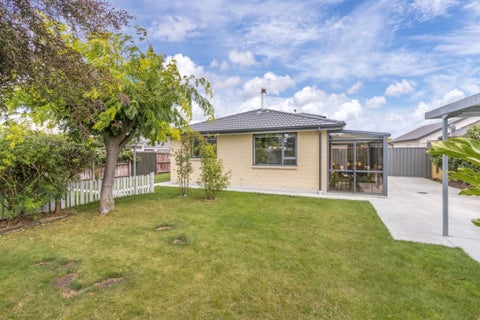 2/14 Lamorna Road, Parklands, Christchurch