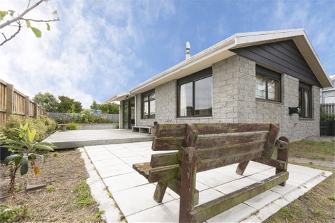 15 Cross Street, Waikuku Beach, Waikuku Beach