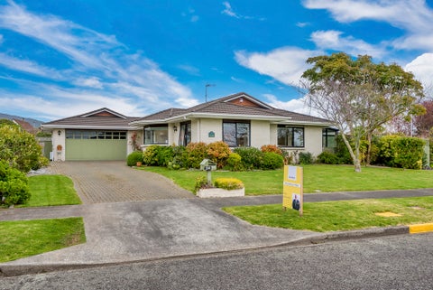 34 Cranbrook Grove, Waikanae
