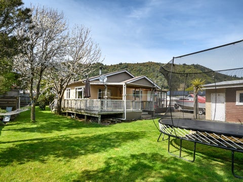 31 Wairau Road, Picton