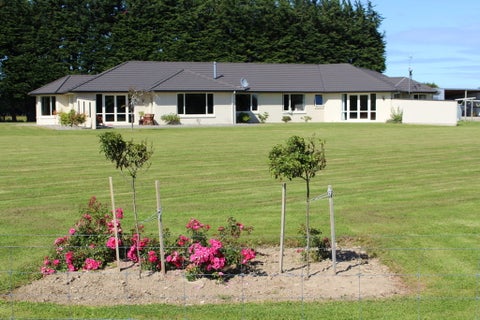 225 Mill Road North, Myross Bush, Invercargill