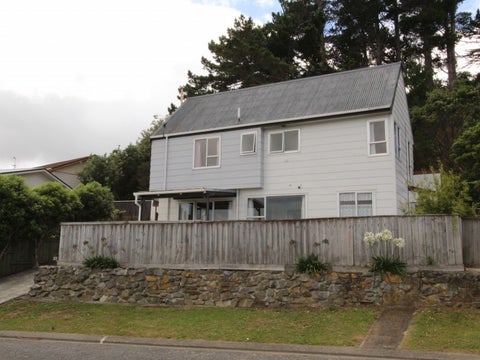 3 Bobstay Lane, Whitby, Porirua