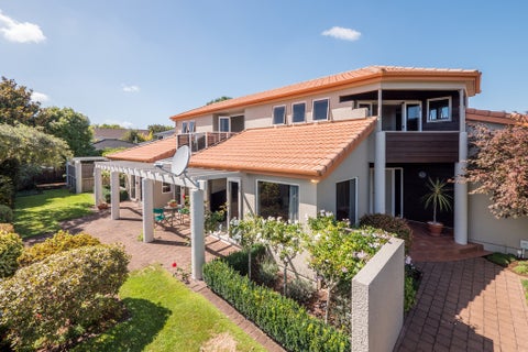 5 Kinross Drive, Merrilands, New Plymouth