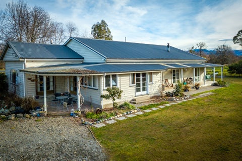 548 Pleasant Valley Road, Geraldine Downs