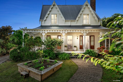 15 Royal Viking Way, Lynfield, Auckland