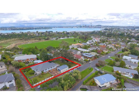 24 Howard Road, Northcote, Auckland