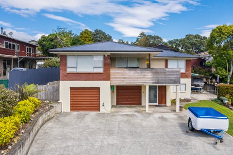 27 Gibbs Crescent, Red Hill, Papakura