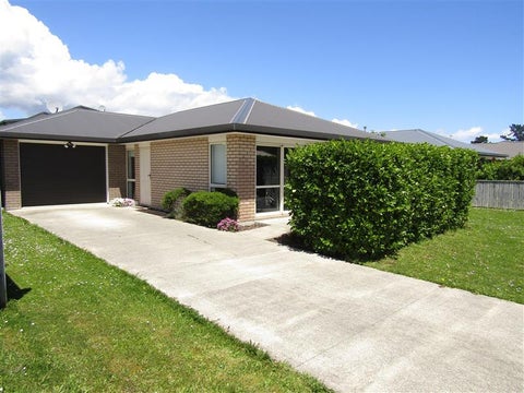 11 Sunstone Crescent, Brown Owl, Upper Hutt