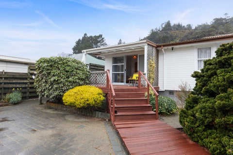 53 Hine Road, Wainuiomata, Lower Hutt