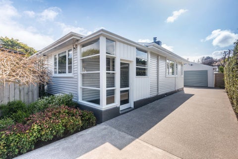 27 Collins Avenue, Tawa, Wellington