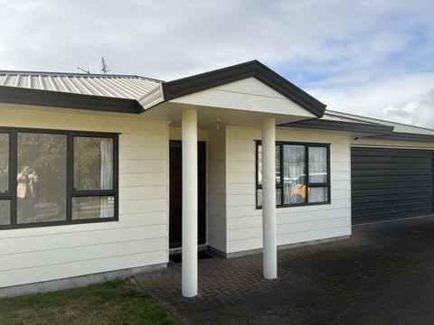 13 Robinson Terrace, Rangatira Park, Taupo