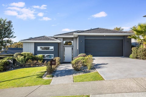 53 Endeavour Drive, Whitby, Porirua