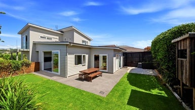 1/19 Kiteroa Terrace, Rothesay Bay, Auckland