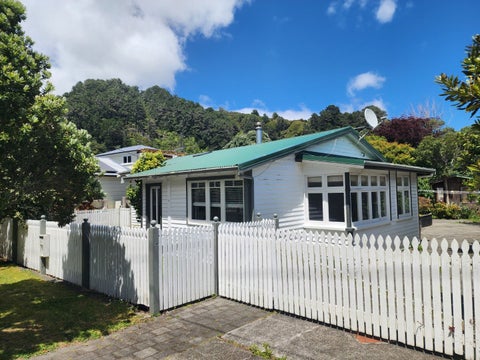 6 Nikau Street, Eastbourne, Lower Hutt