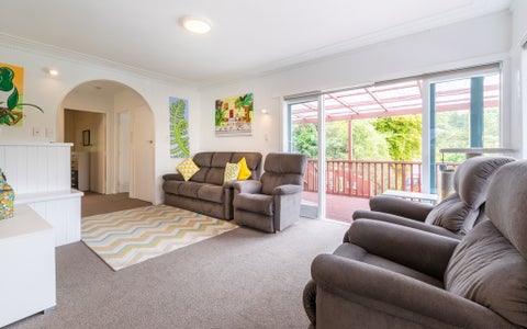 219 Woodlands Park Road, Titirangi, Auckland