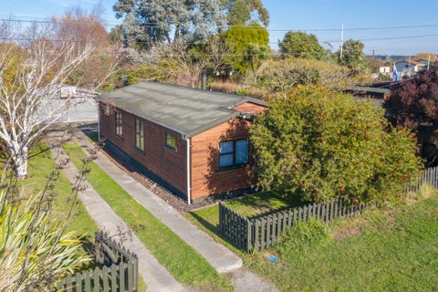 8 Kain Street, The Pines Beach, The Pines Beach