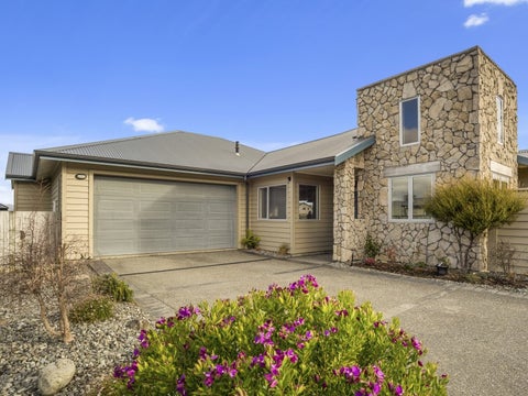 17 Meadowbank Drive, Belmont, Lower Hutt