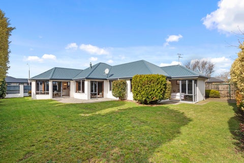 33 Anglesea Avenue, Parklands, Christchurch