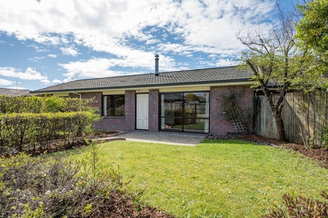 2 Lingfield Place, Richmond