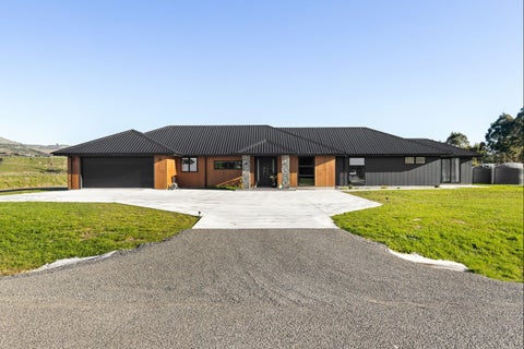 230 Valley Views, Fitzherbert, Palmerston North