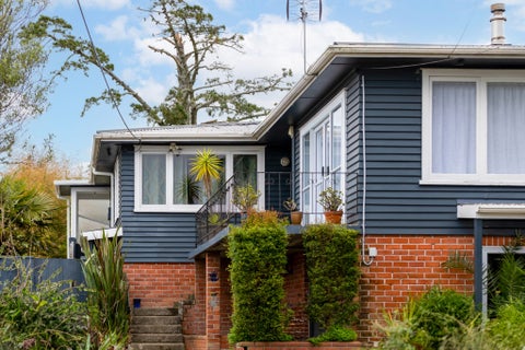 12 Taipari Road, Te Atatu Peninsula, Auckland