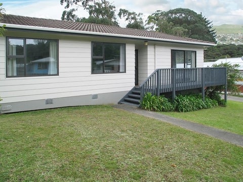 23 Omapere Street, Whitby, Porirua