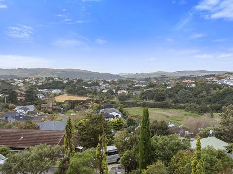 12 The Marlinspike, Whitby, Porirua