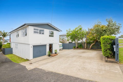 1/302 Sunset Road, Windsor Park, Auckland