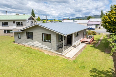 4 Pompolona Street, Te Anau, Te Anau
