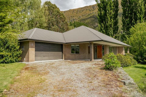 9 Hector Close, Kingston