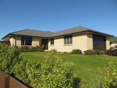 26 Johnstone Drive, Fitzherbert, Palmerston North